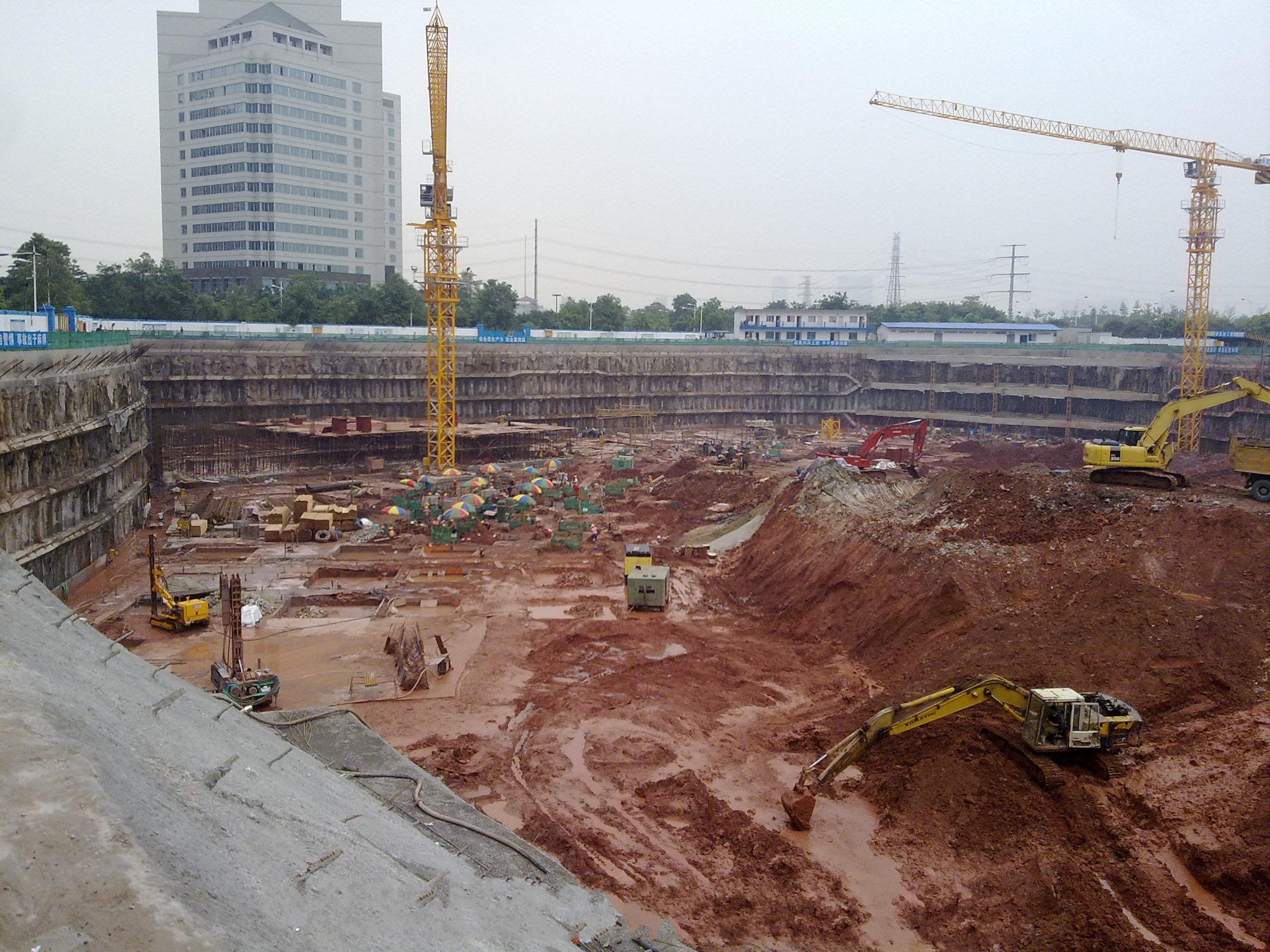 珠江新城N5-1地块土石方挖运及基坑支护工程.jpg