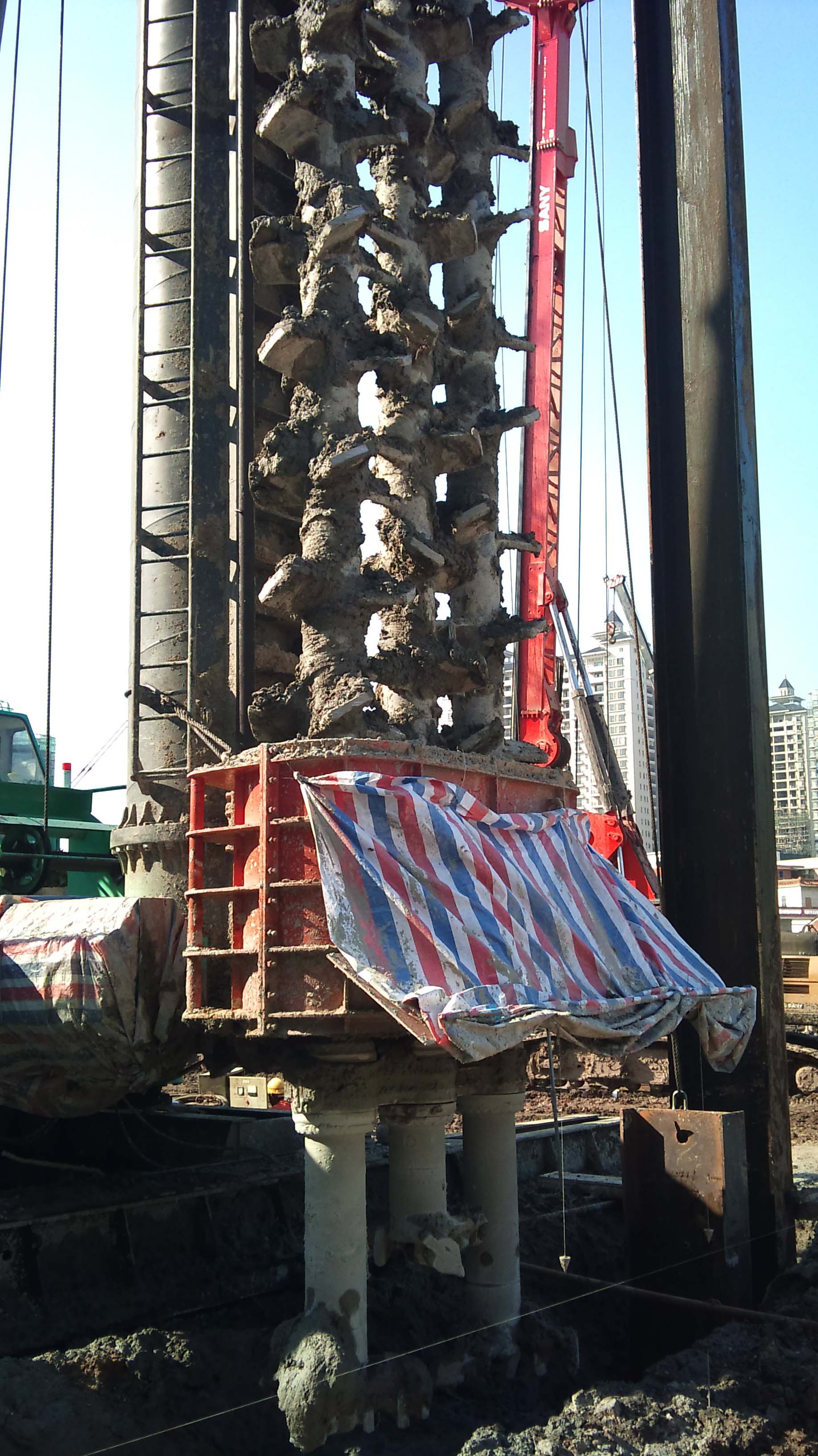 广东国际家具博览中心罗浮宫工地三管旋喷桩.JPG