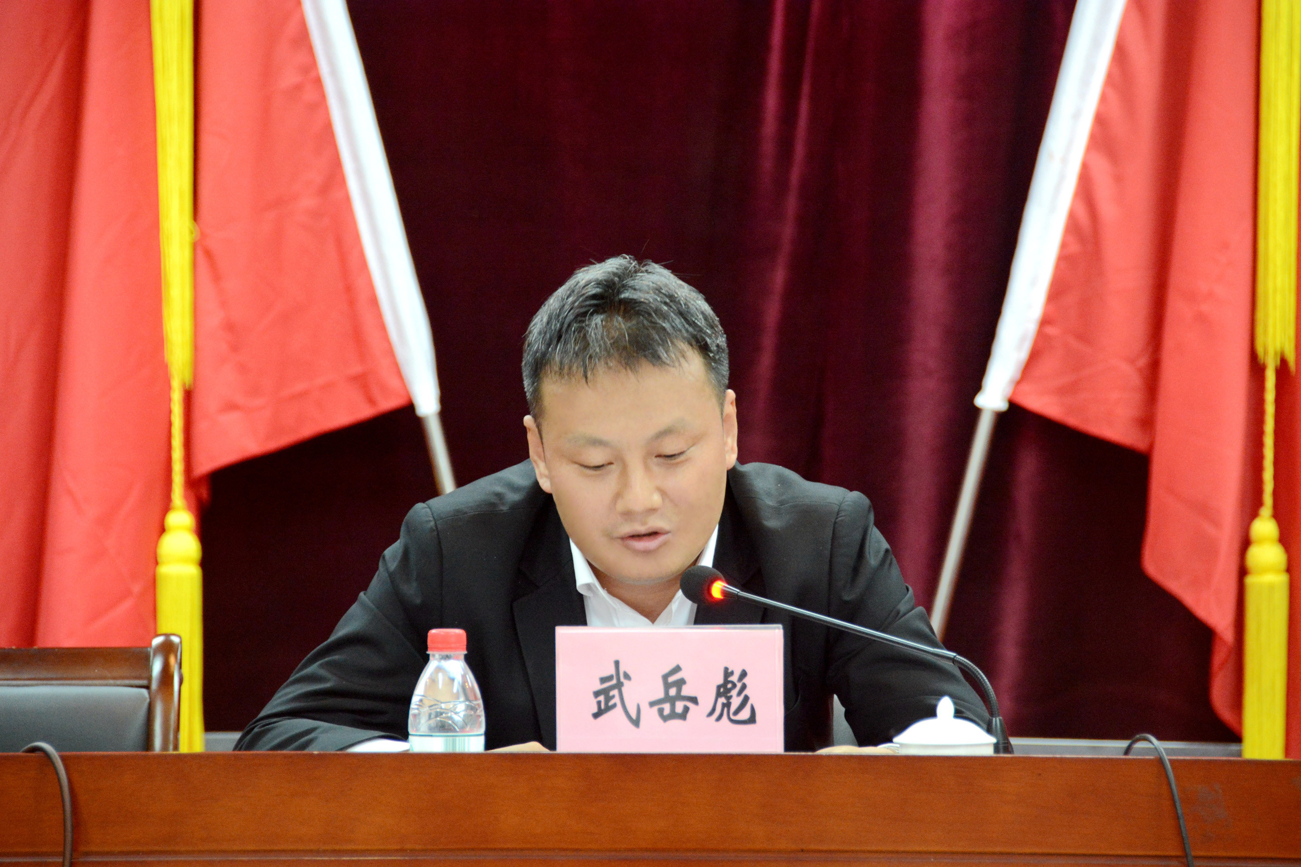 武岳彪上专题党课2_副本.jpg