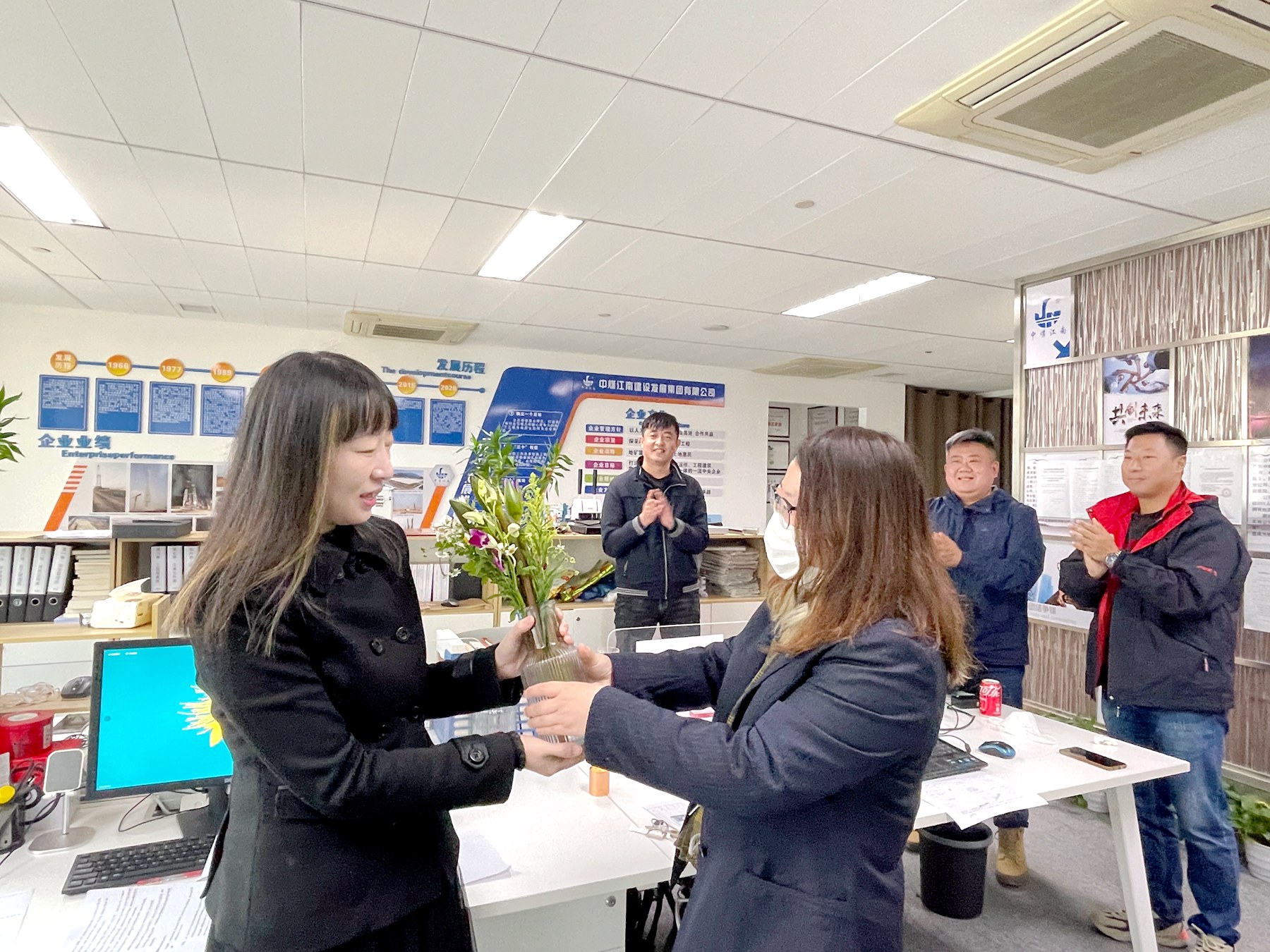 浙江分公司组织开展妇女节活动1.jpg