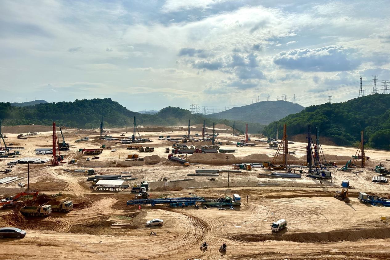 深圳分公司重点项目建设“快马加鞭”象山科技园项目部施工现场_副本.jpg