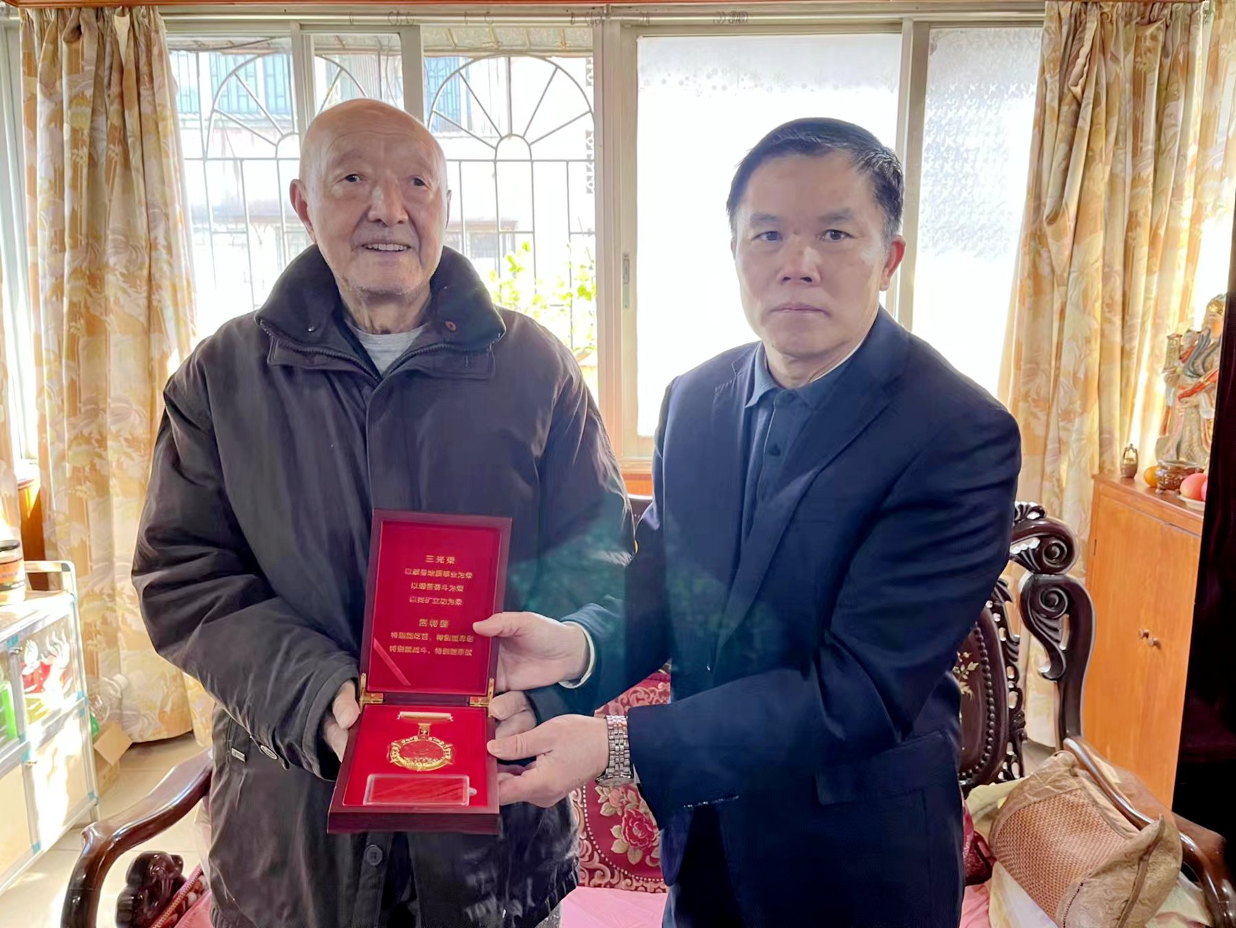 2.2刘局慰问 .jpg