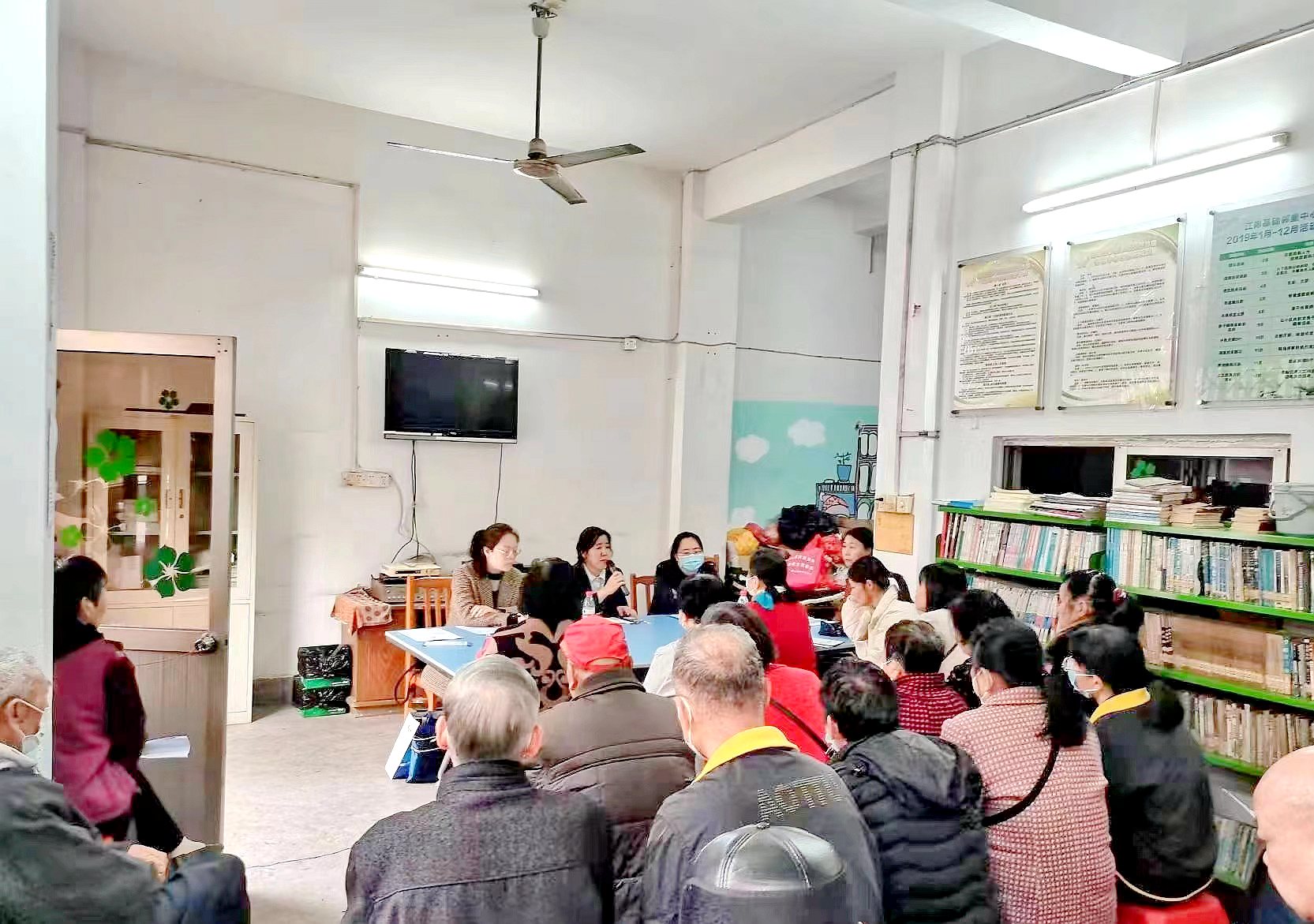 事务管理中心开展退休职工医保政策宣讲活动1.jpg