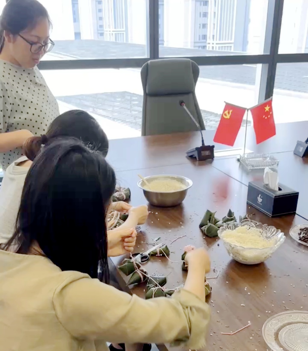 “主题党日+传统节日”·开出别样滋味1.jpg