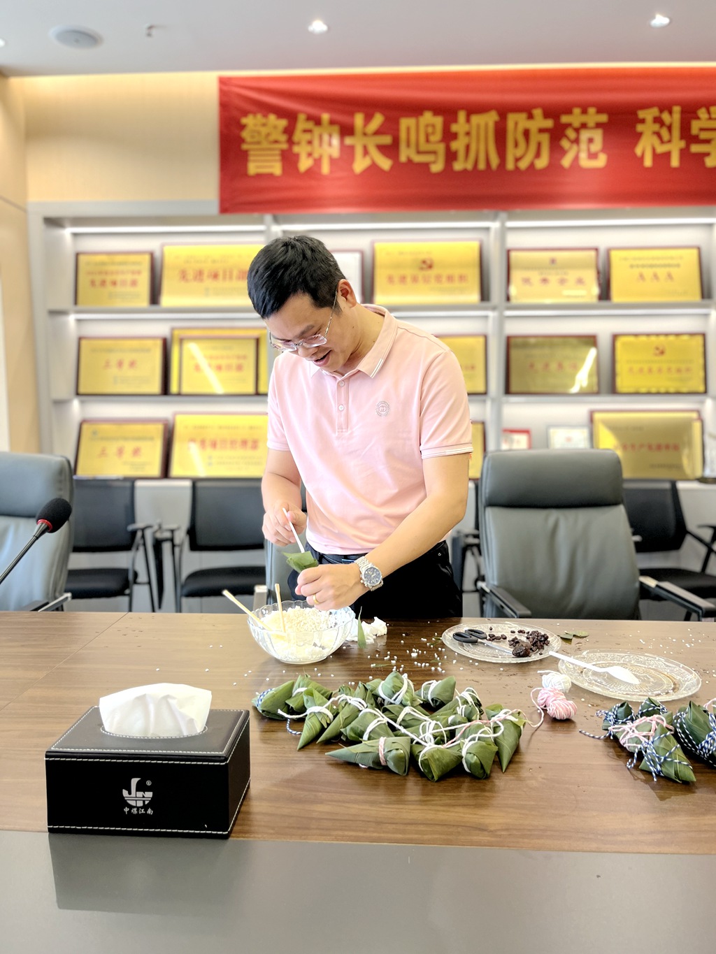 “主题党日+传统节日”·开出别样滋味.jpg