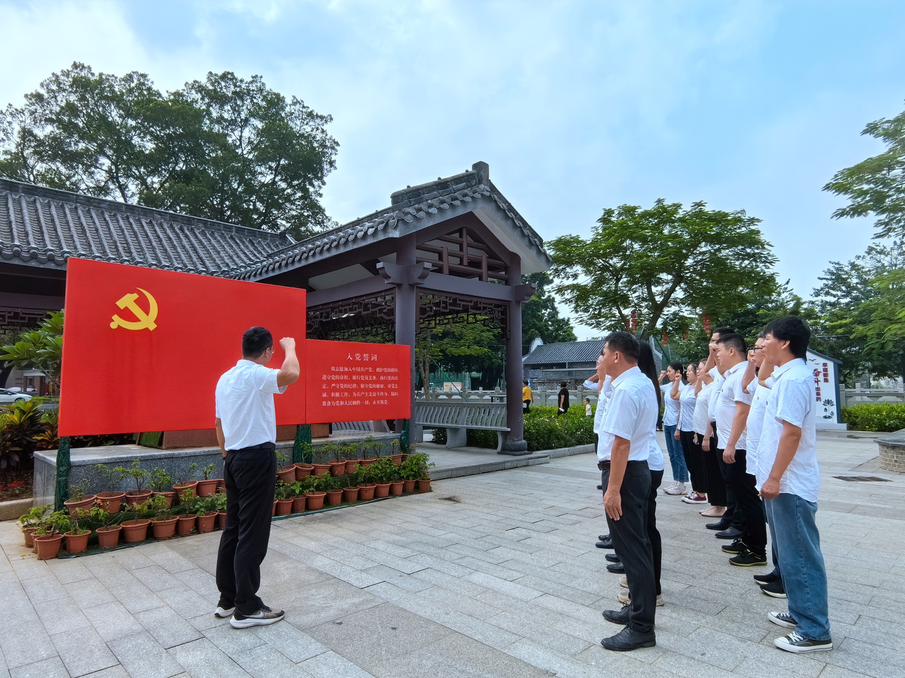 佛山分公司党支部开展“不忘初心牢记使命·赓续伟大红色精神”主题党日活动2.jpg