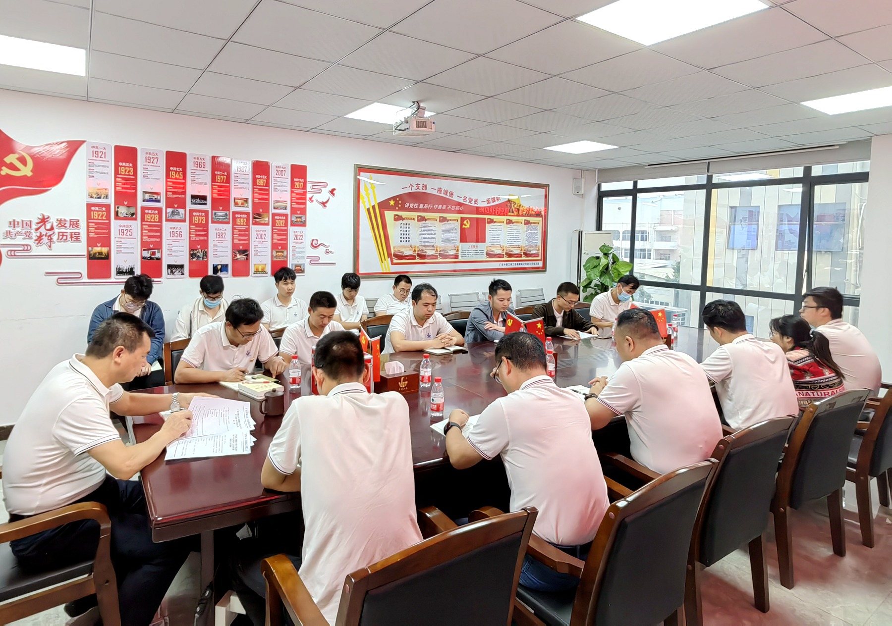 勘测公司开展“学习身边好榜样，立足岗位做贡献”主题党日活动2.jpg