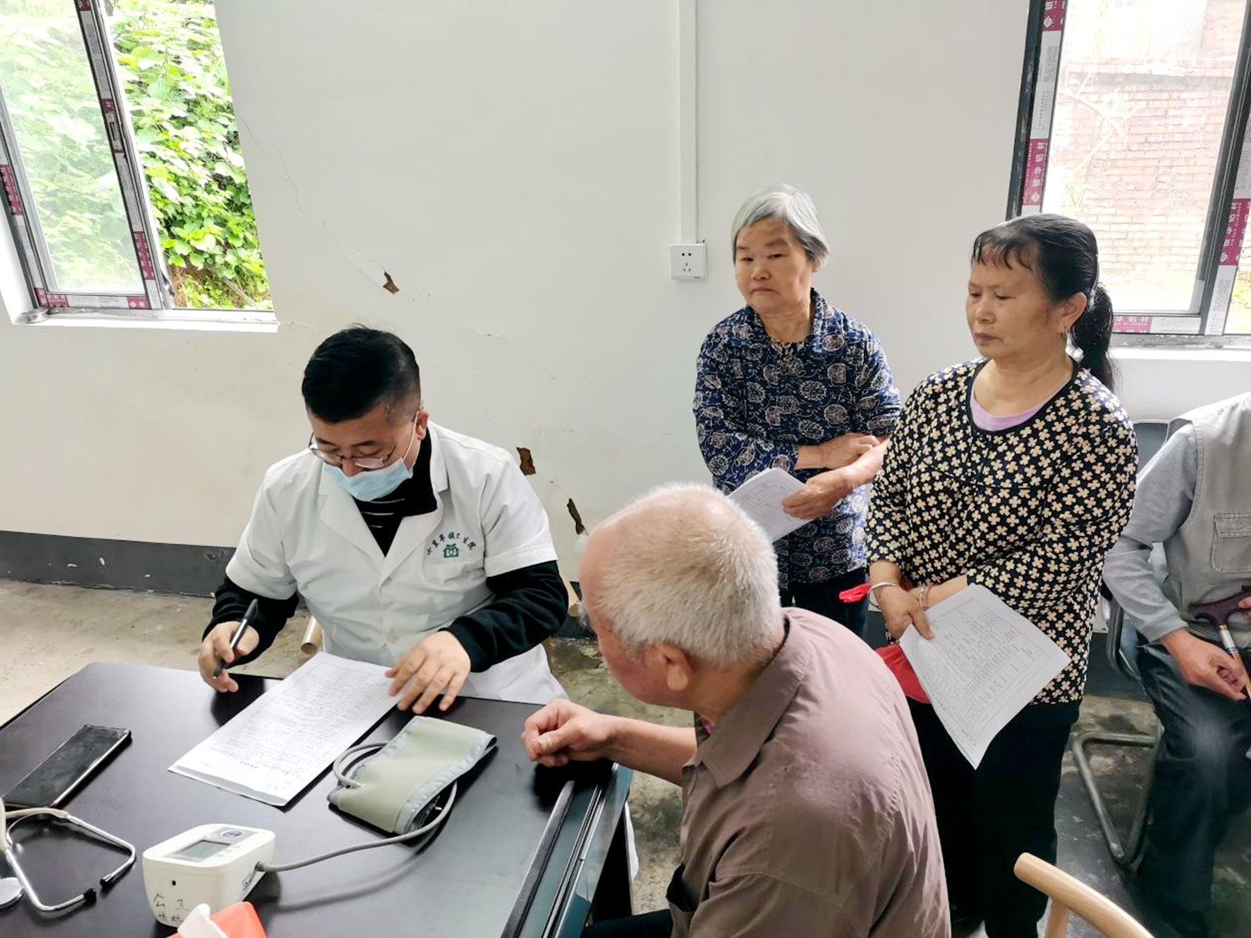 二〇二队韶关基地中心党支部开展“尊老、敬老、爱老”主题活动2.jpg