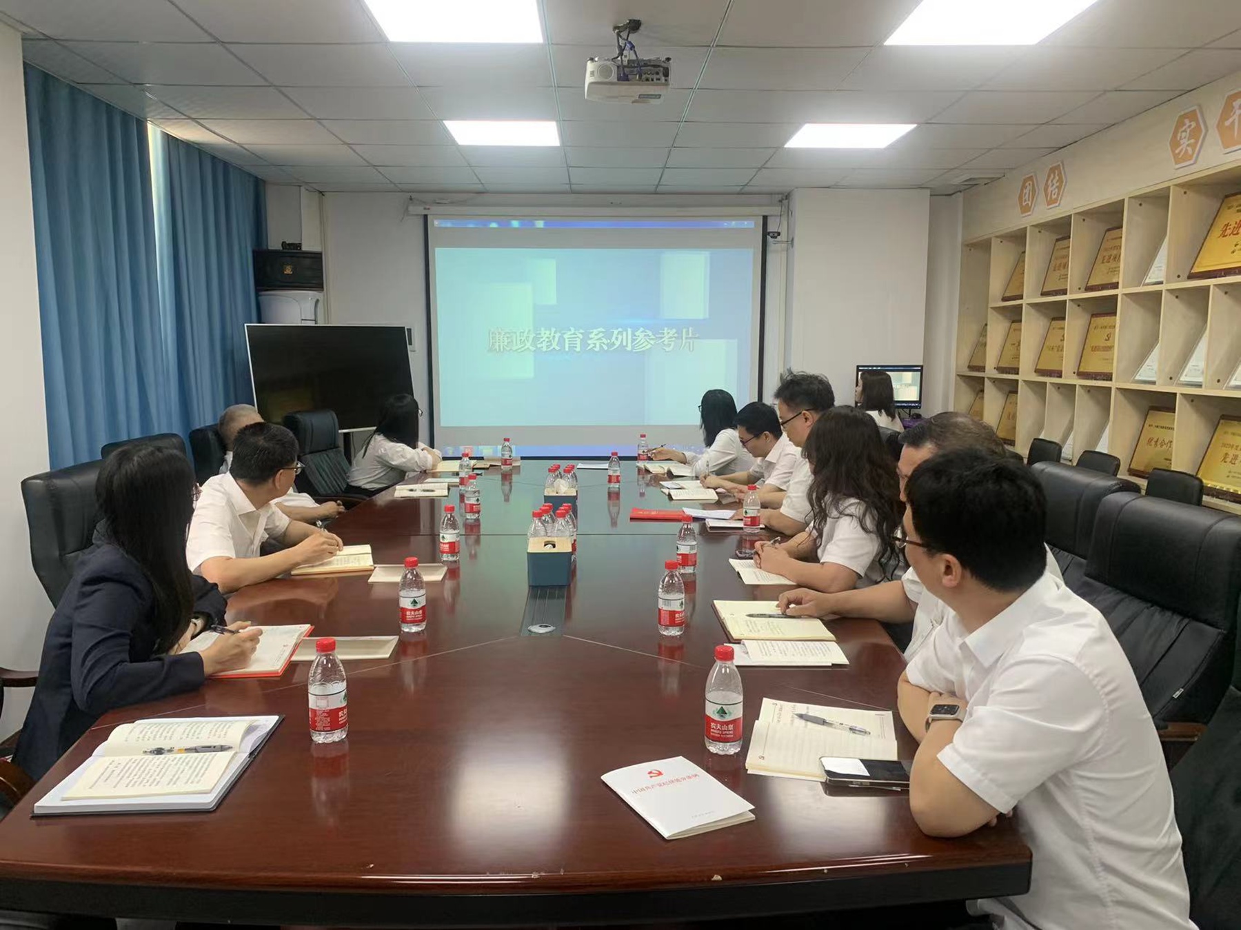 传承优良家风 培育廉洁作风——二〇二队党委机关第一党支部、第二党支部联合开展主题党日活动3.jpg