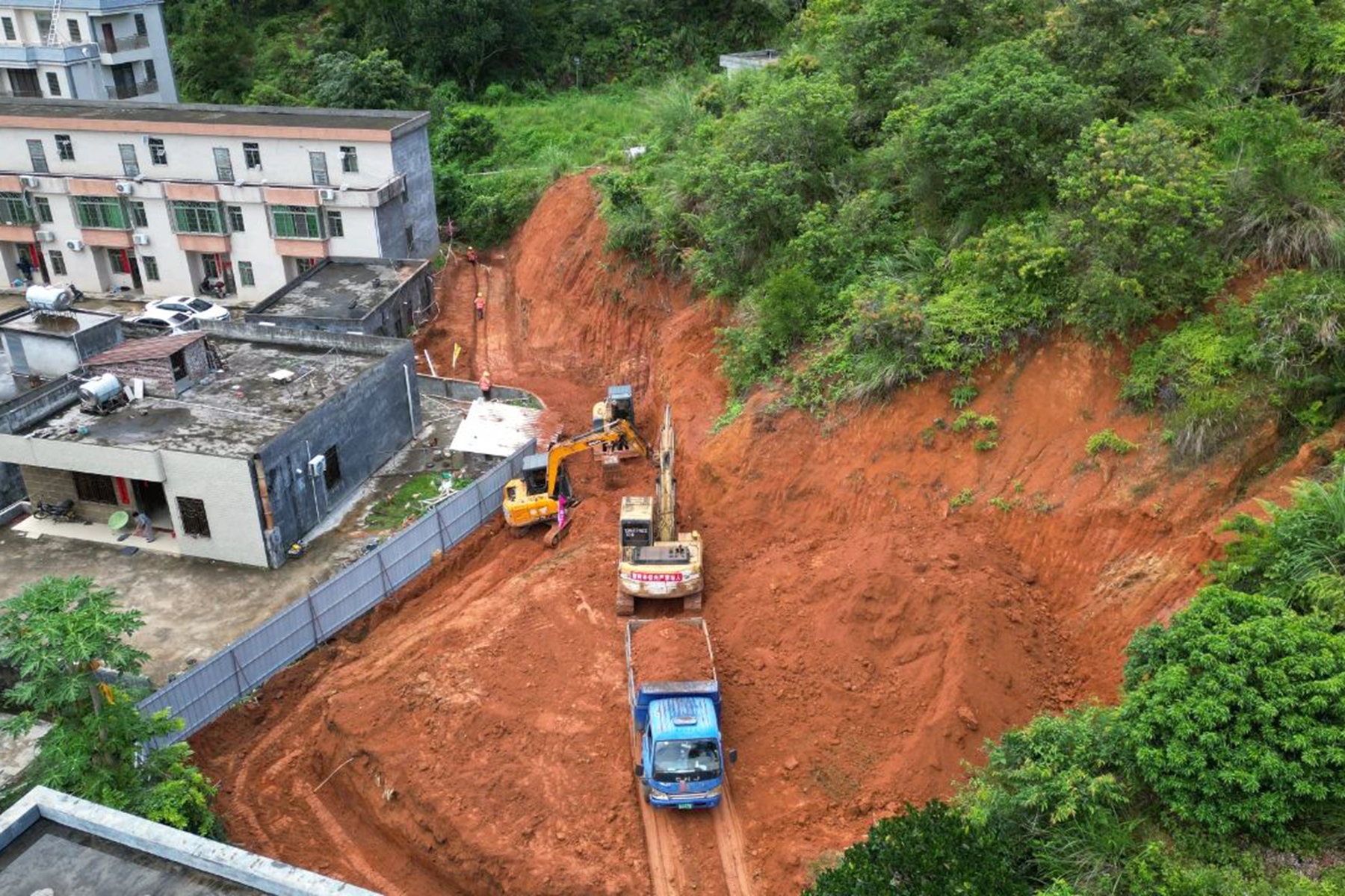 中煤江南信宜市地质灾害治理项目部临时党支部揭牌1.jpg