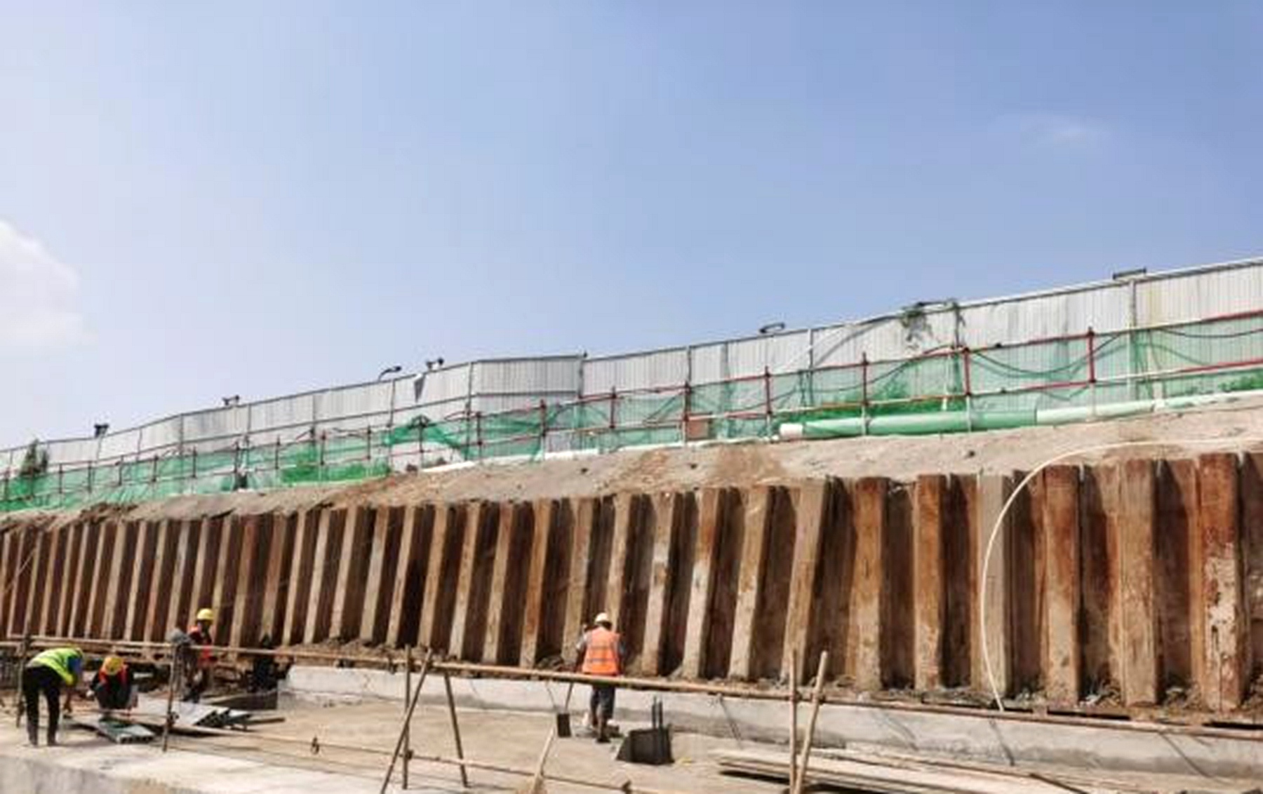 8.泉意光罩建设项目二期土方桩基工程项目.jpg