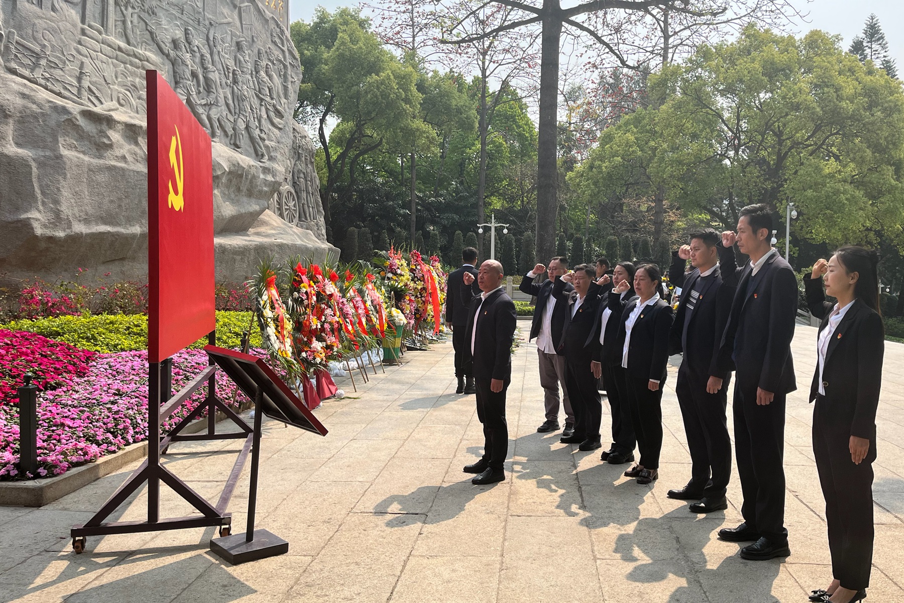 工管公司党支部开展“缅怀先烈铭初心 传承精神担使命”主题党日活动2.jpg