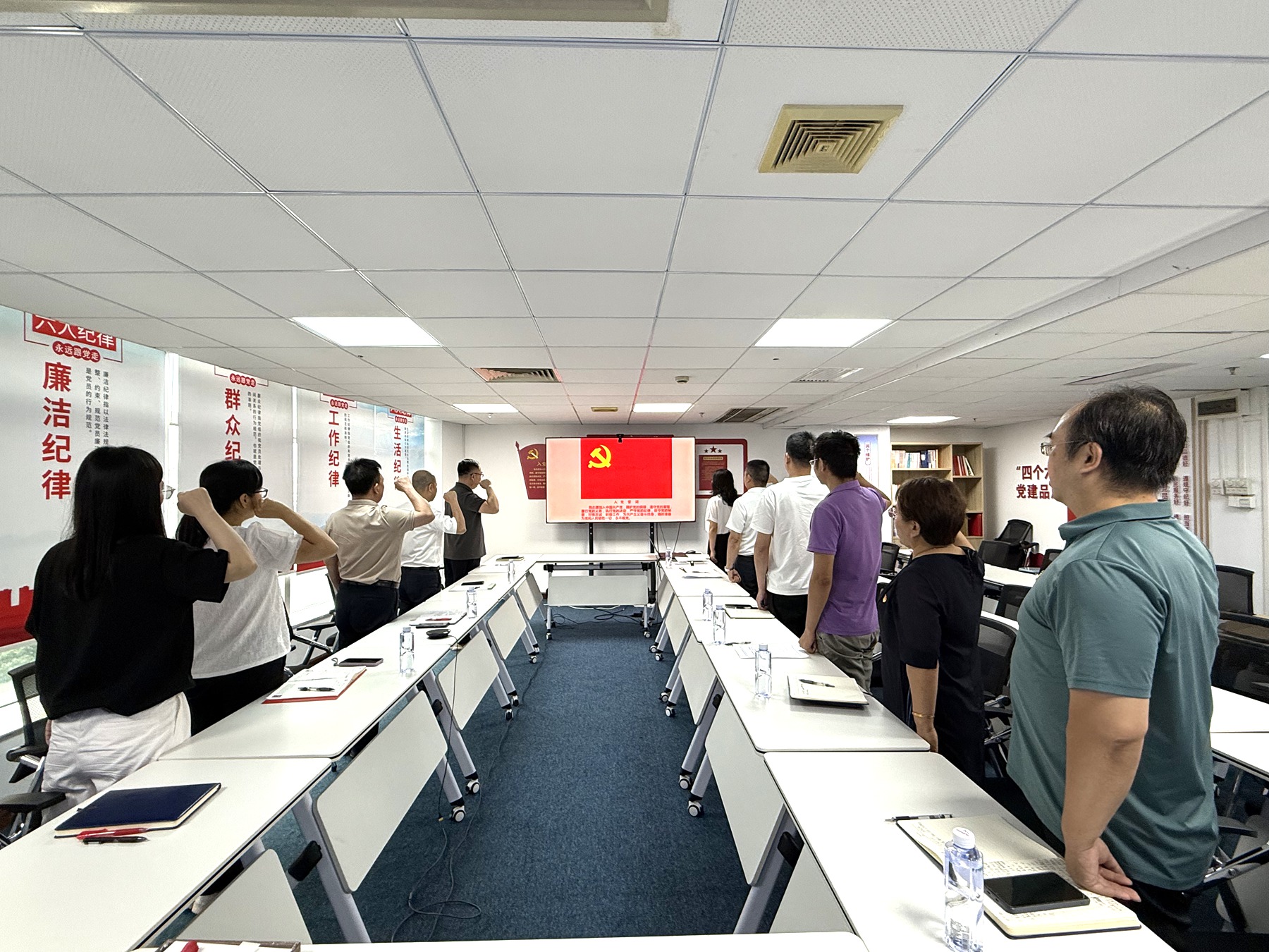 机关第二党支部开展“七一匠心传非遗 竹编红心颂党恩”主题党日活动3.jpg