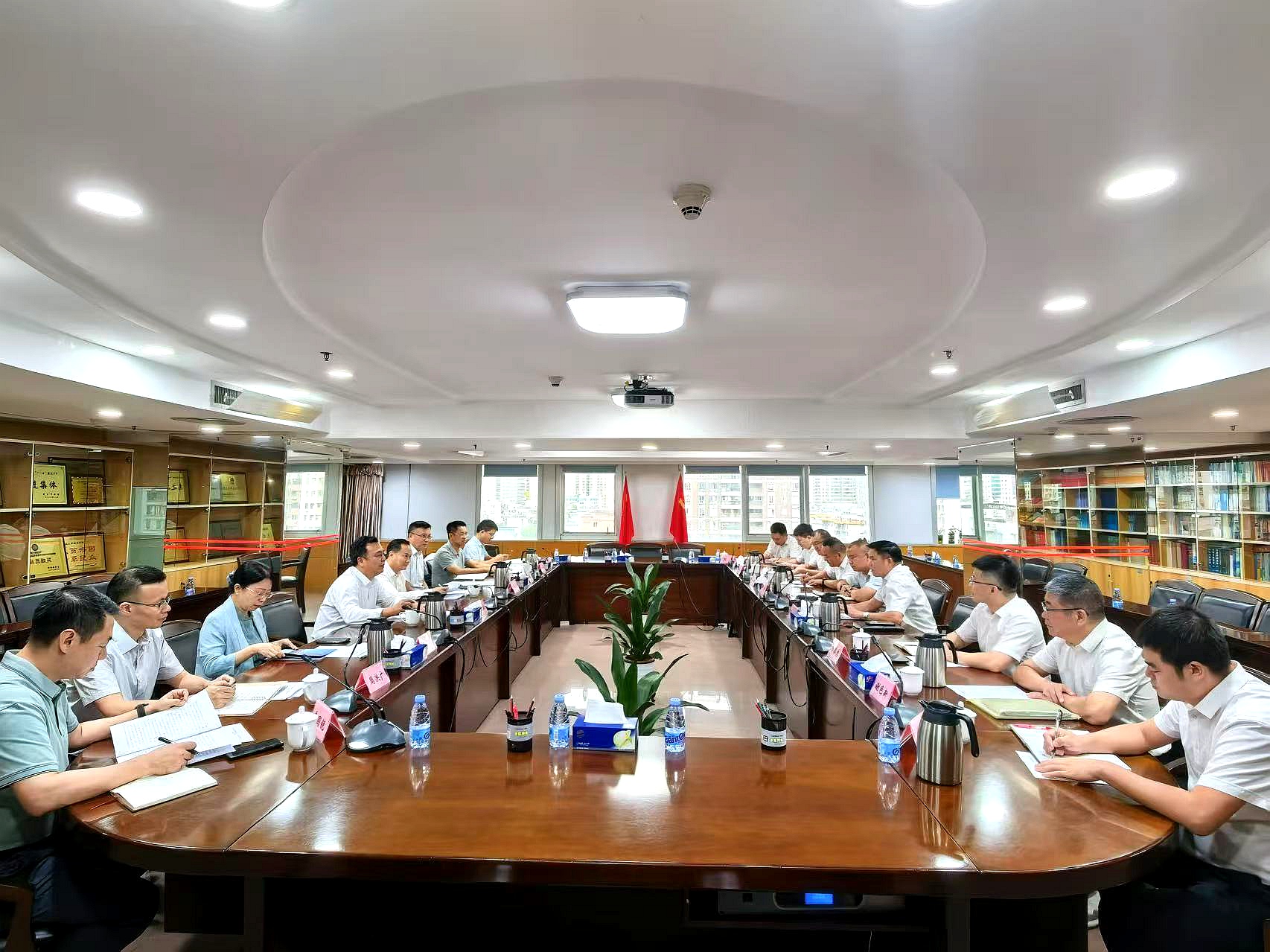 刘金森拜会广东省自然资源厅党组书记、厅长胡建斌.jpg